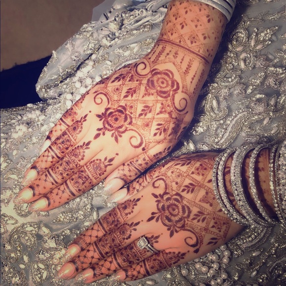 Meet your Posher, Afsha - Picture 1 of 1